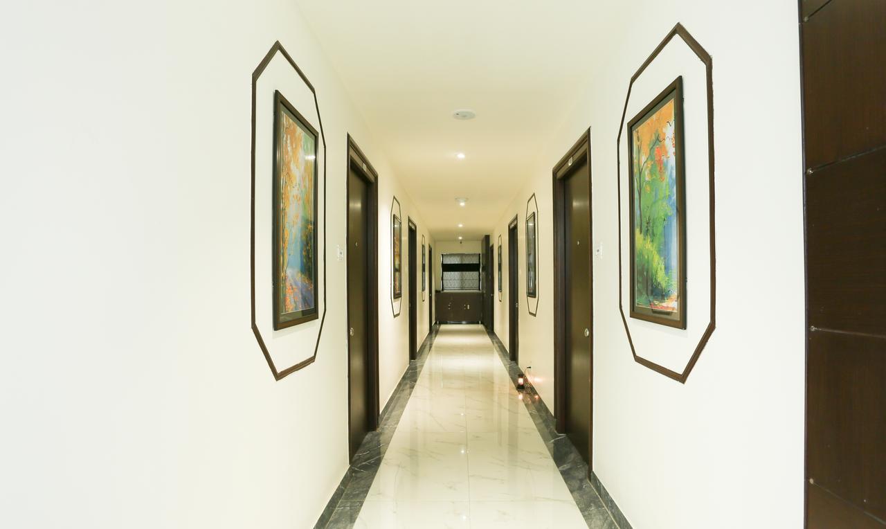 Hotel Treebo C Plaza Vijayawāda Exterior foto