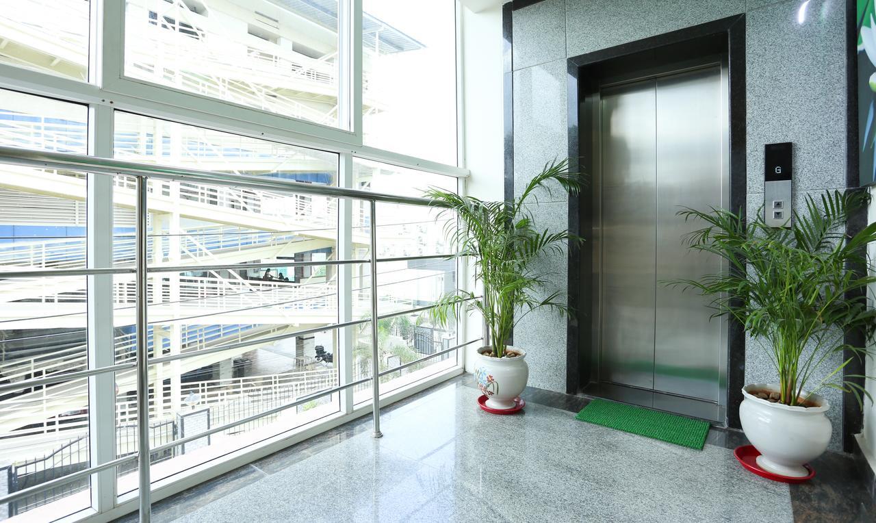 Hotel Treebo C Plaza Vijayawāda Exterior foto