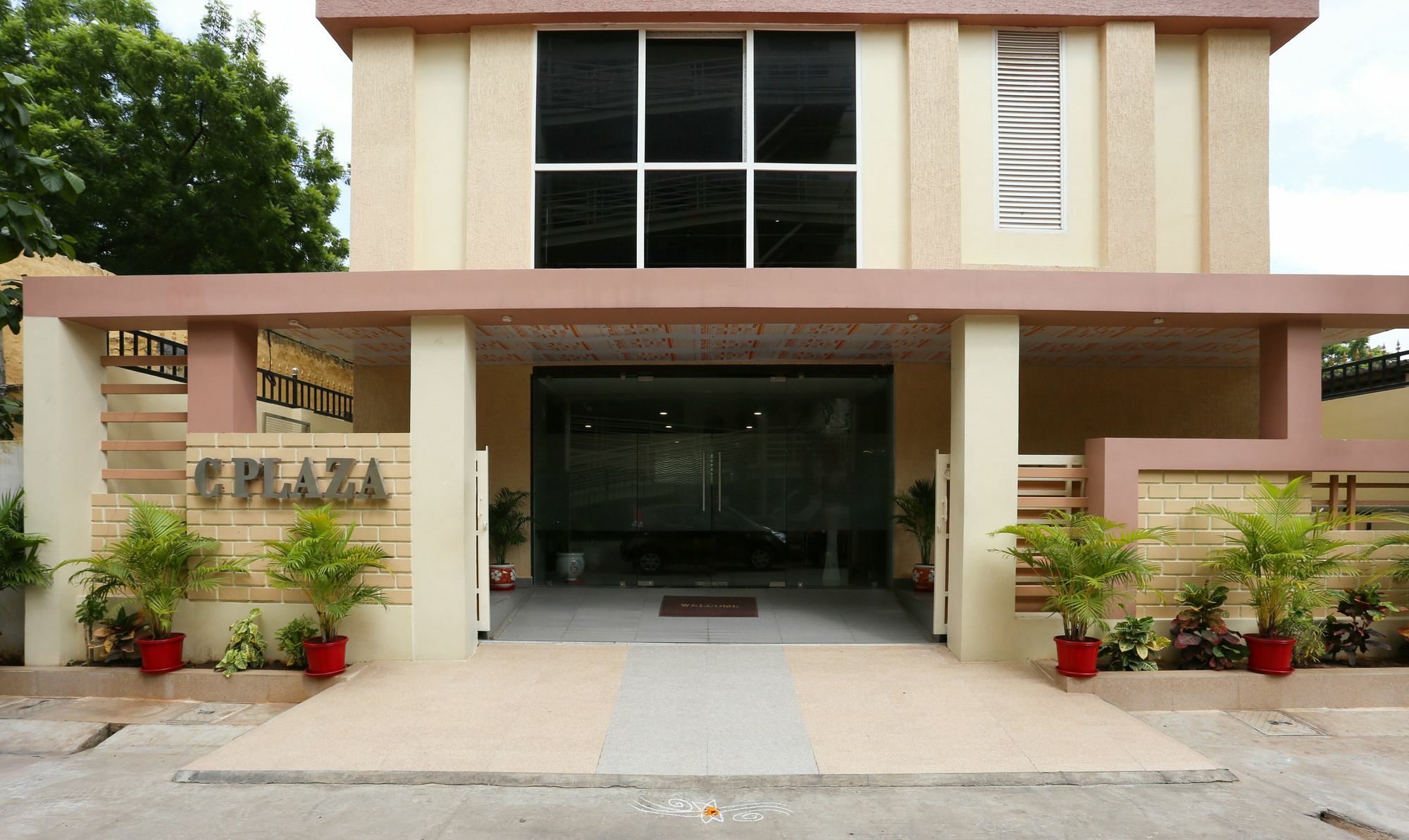 Hotel Treebo C Plaza Vijayawāda Exterior foto